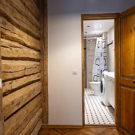 Medieval Romance And View On The Artery Of Old Town Appartement *